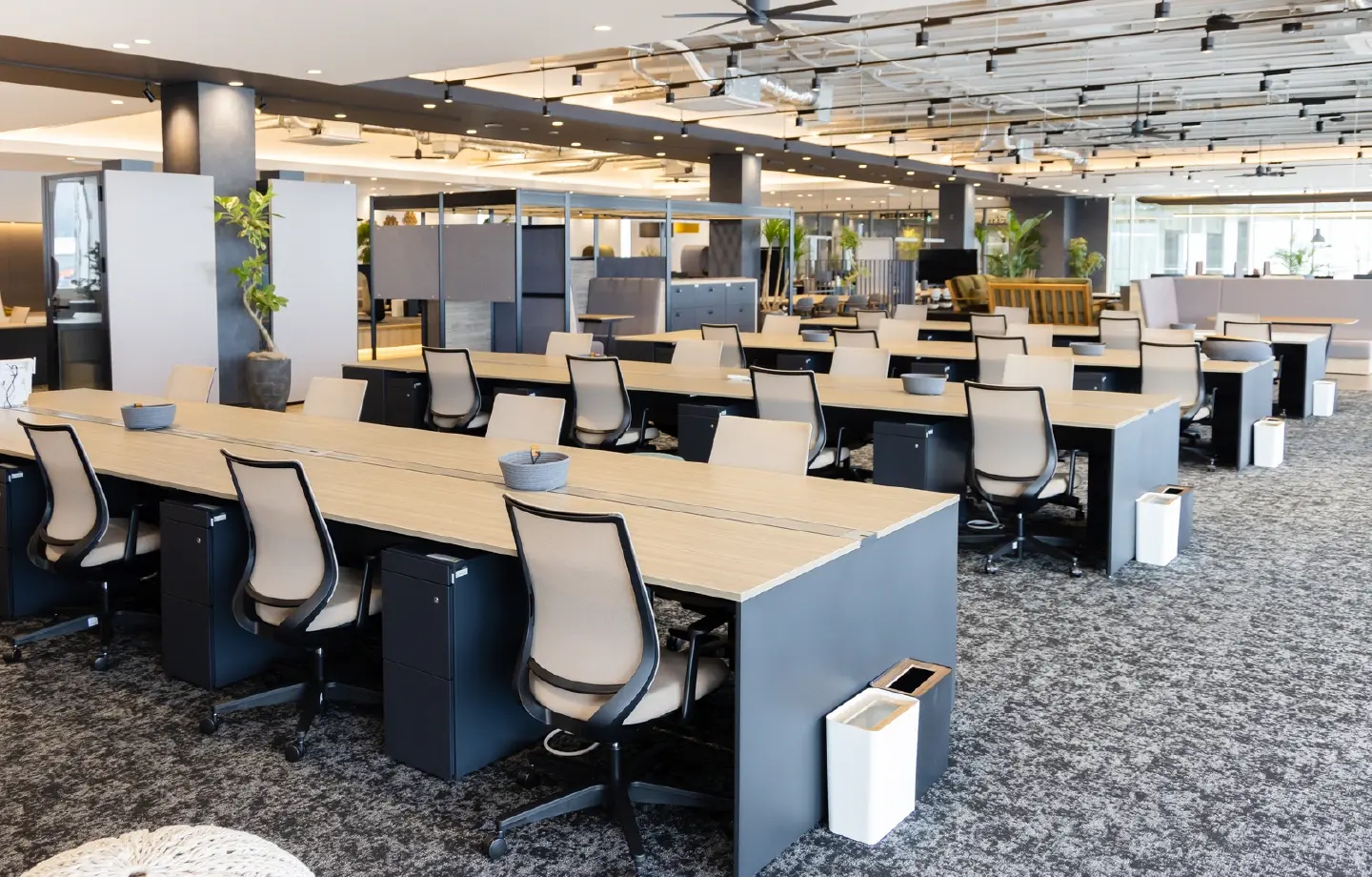 [写真]会社案内 1